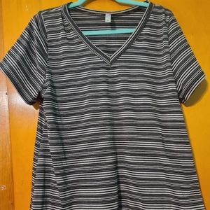 Lularoe Christy Tee